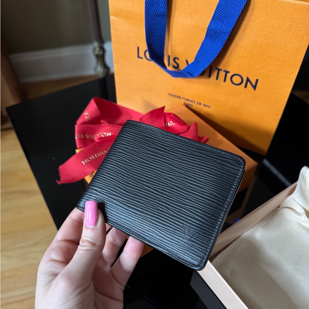 Louis Vuitton slender and alley m60332 epi leather wallet